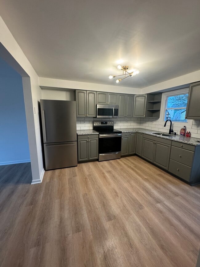 Building Photo - 115 Ward St