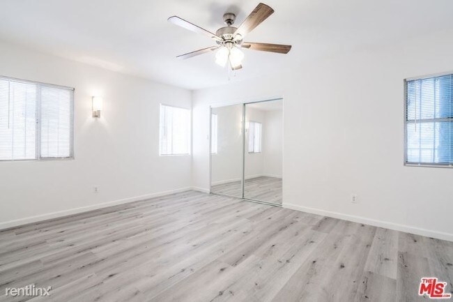 Foto del edificio - 1 br, 1 bath Apartment - 1725 W Vernon Ave