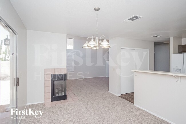 Foto del edificio - 5317 Sandstone Dr