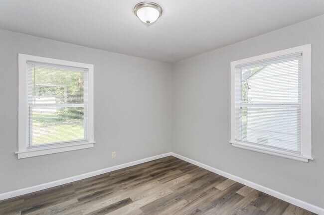 Foto del edificio - Super Affordable One Bedroom Duplex!