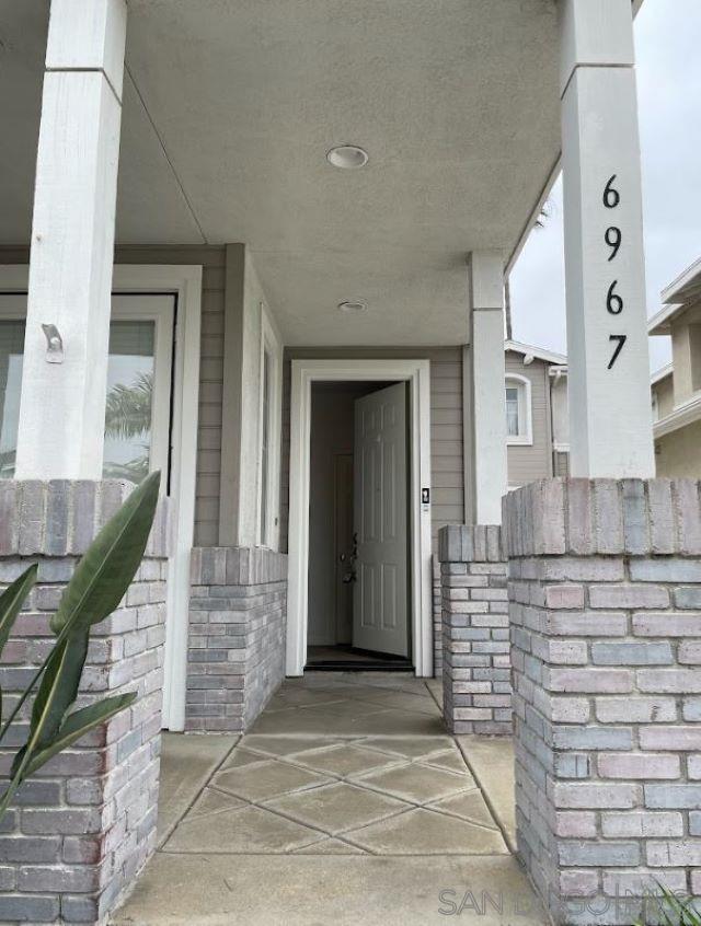 Building Photo - 6967 Tradewinds Dr