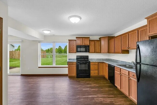 Building Photo - 1509 Stonebluff Ct