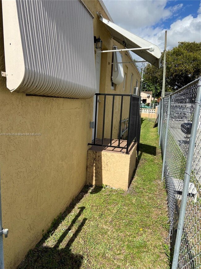 Building Photo - 1490 NW 38th St