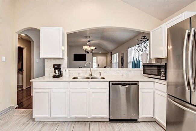 Building Photo - 14039 Maximos Dr
