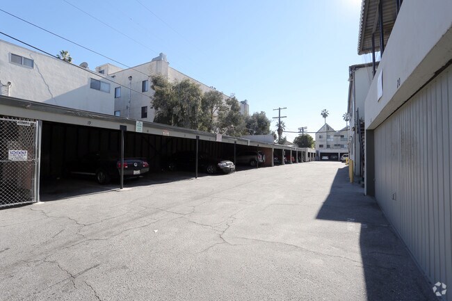 Building Photo - 1018 S Westmoreland Ave