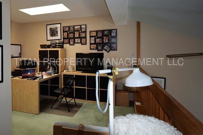 Foto del edificio - 2480 W Glendale Ave