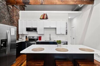 Building Photo - 124 Strawberry Alley