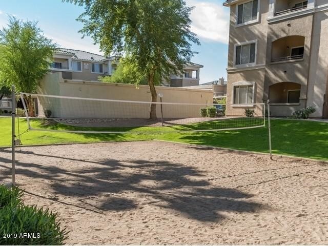 Foto del edificio - 5345 E Van Buren St