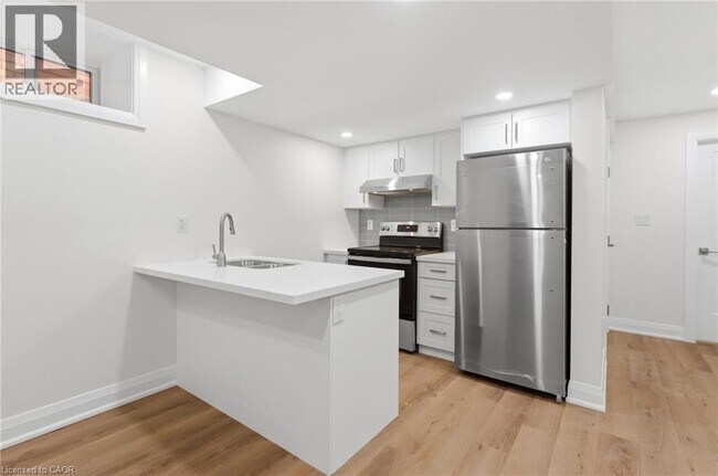 Photo du bâtiment - 187 Oak Ave