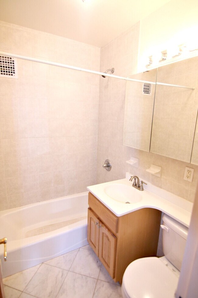 Foto del edificio - 276 W 71st St