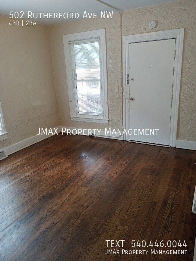 Foto del edificio - 502 Rutherford Ave NW