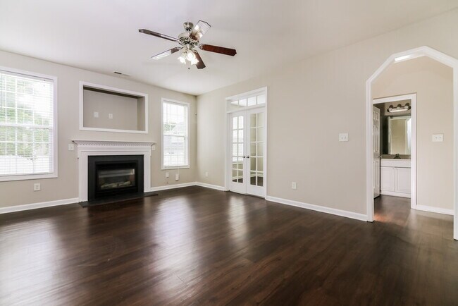 Building Photo - 8015 Willowglen Dr