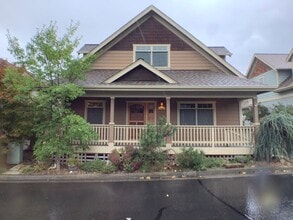 Building Photo - 846 Blackberry Ln