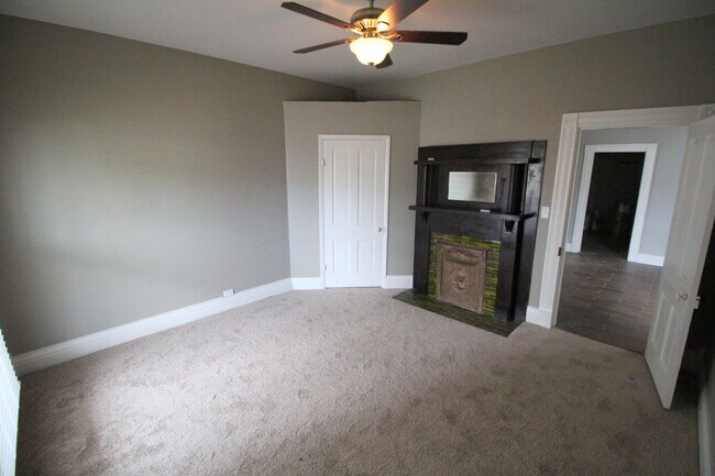 Foto del edificio - 3 bed 2 bath Campus Rental