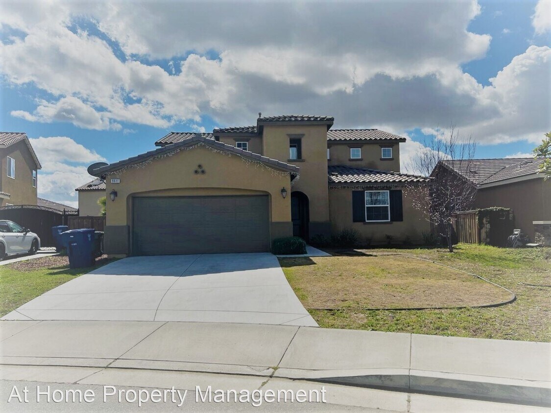 Primary Photo - 5 br, 3 bath House - Northeast Bakersfield...
