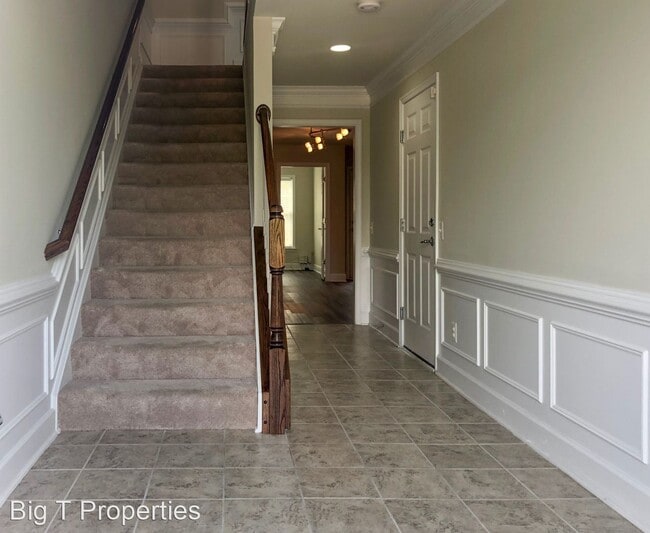 Building Photo - 4 br, 3.5 bath House - 557 Dandelion Terrace