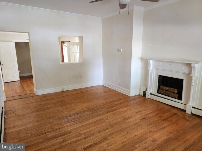 Building Photo - 205 Clinton St