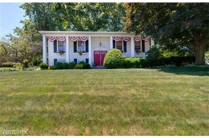Foto principal - 198 S Leavitt Rd