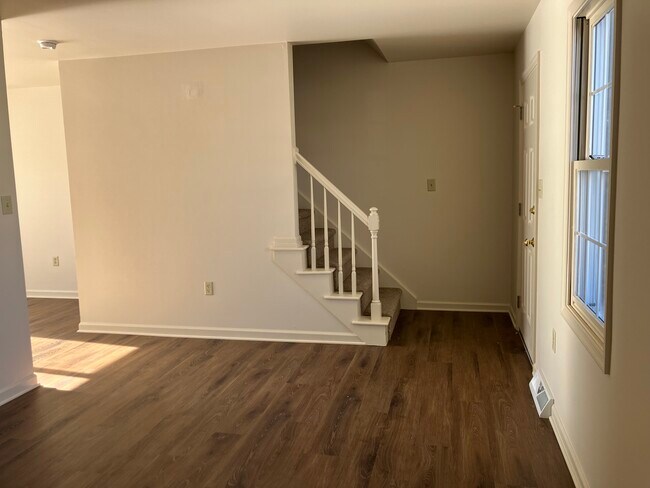 Foto del edificio - 166 Northwood Ct