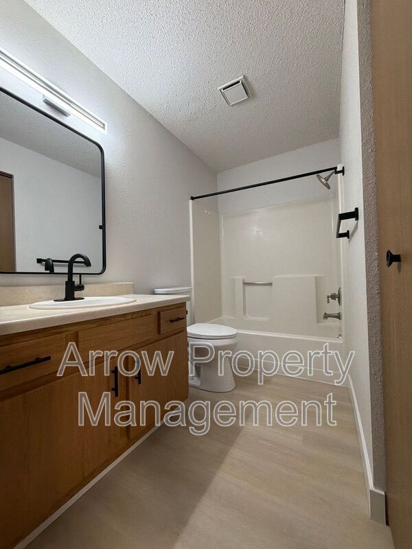 Foto del edificio - 2350 N 44th St