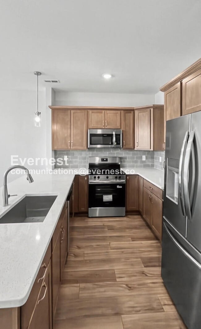 Photo - 2 Bed/2.5 Bath Townhome with Garage / Pet-Friendly / Available Now!