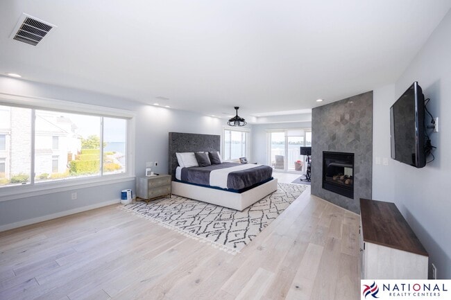 Building Photo - 161 Keelson Dr