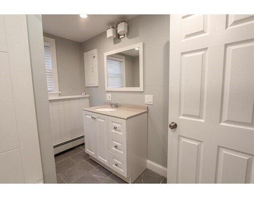 Building Photo - 44 Murray Way