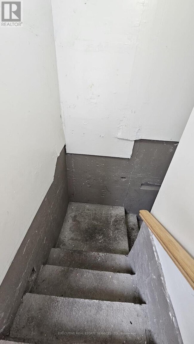 Building Photo - 1004 Ceremonial Dr