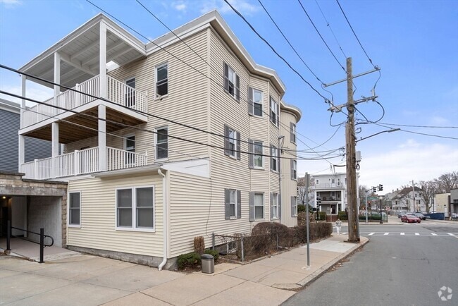 Building Photo - 438 Washington St