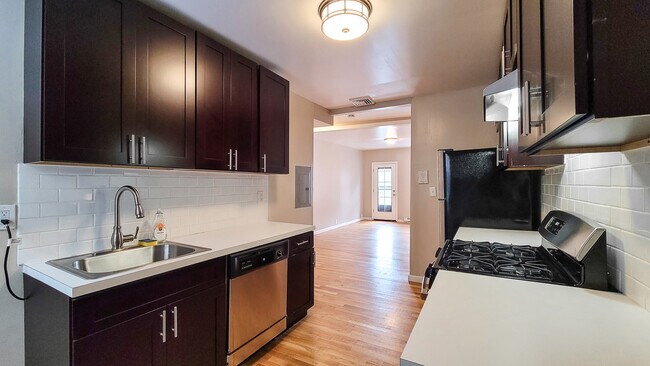 Building Photo - 258 Undercliff Ave