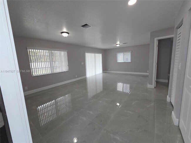 Building Photo - 4360 NW 13th Ct