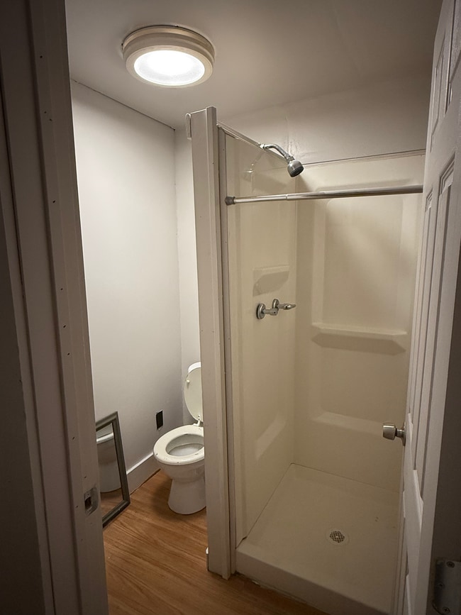 Baño - 13 Church St