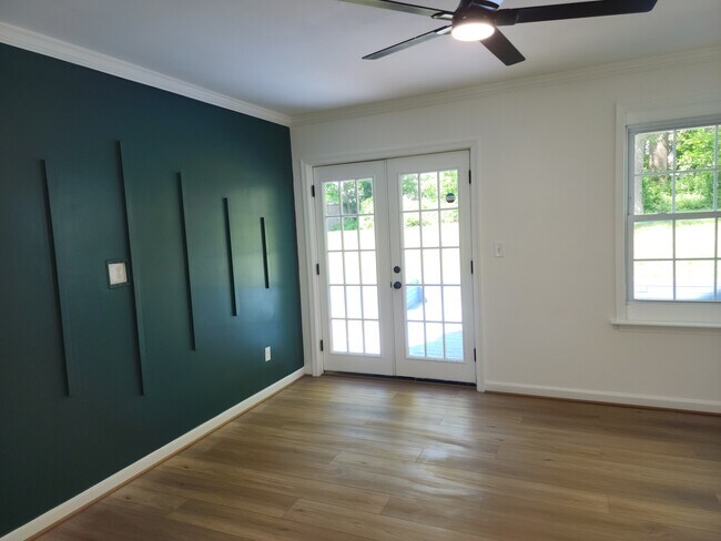 Building Photo - 1206 Caldwell Ct S