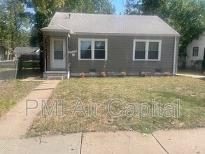 Building Photo - 812 N Estelle St