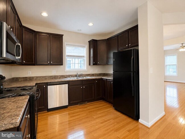 Foto del edificio - 1380 Timberwood Blvd