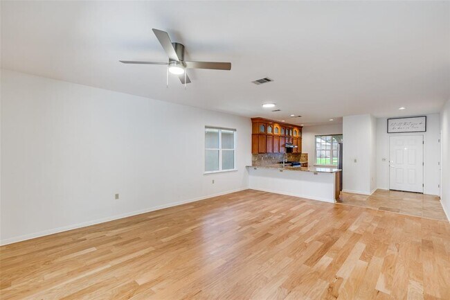 Foto del edificio - 123 Lubbock Dr