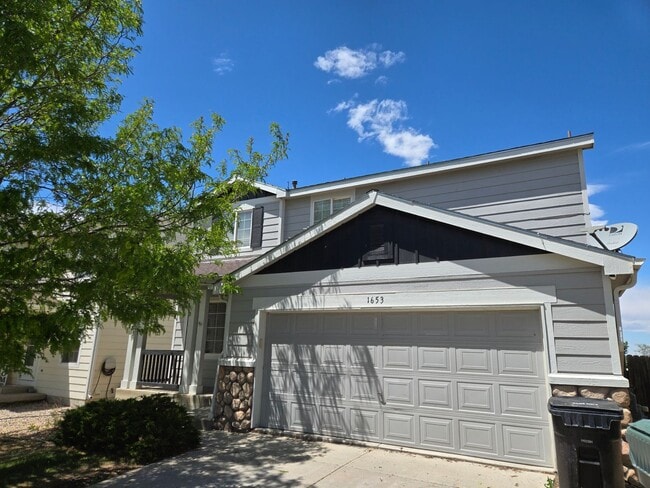 Photo - Spacious and Bright 4 Bedroom Home with Garage and Basement Now Available!
