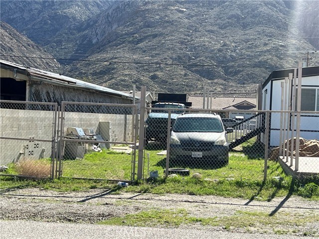 Foto del edificio - 51867 Lois Ave