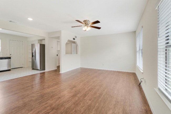 Building Photo - 5729 Pinon Vista Dr