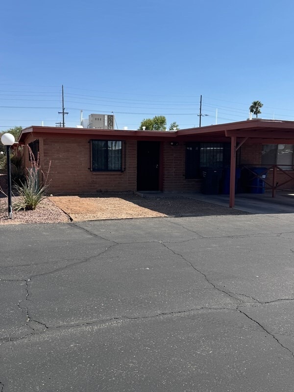 Building Photo - 3316 E Navajo Pl