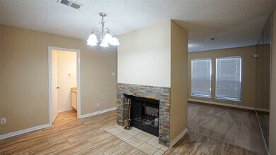 Building Photo - 2277 S Kirkwood Rd