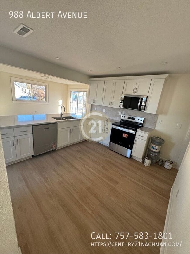 Building Photo - 988 Albert Ave