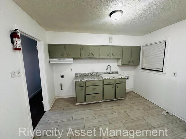 Building Photo - A Must See In Frayser!