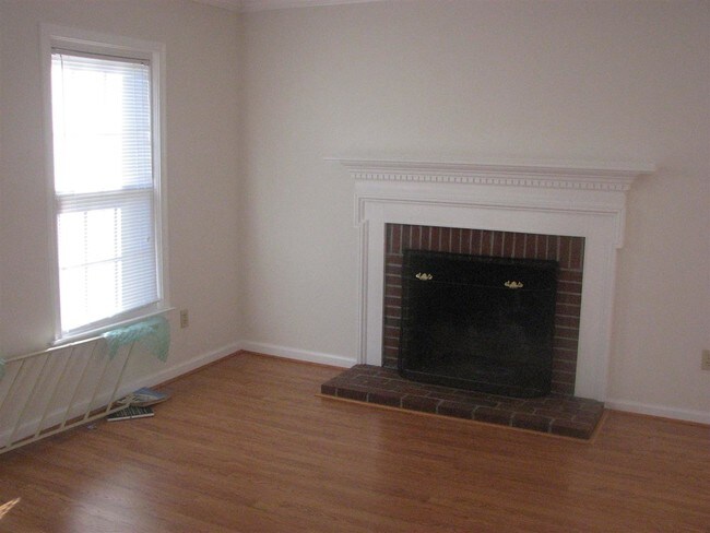 Foto del edificio - 2339 Commonwealth Dr