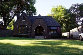 Building Photo - 2227 NW 20th St