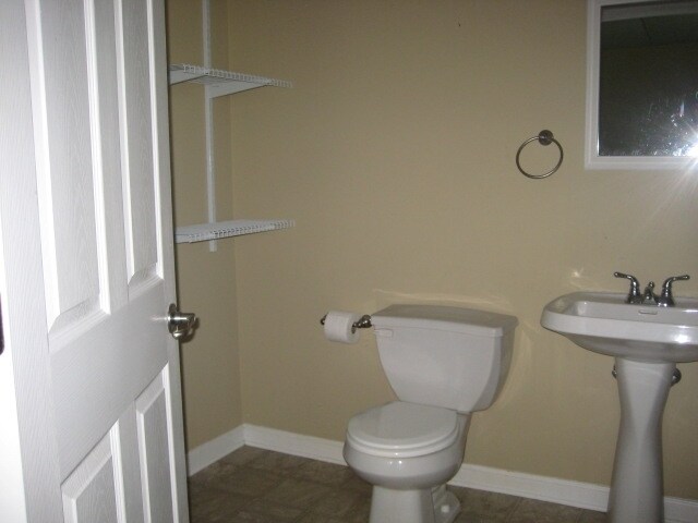 Foto del edificio - 722 N Woodson Rd