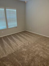 Building Photo - 10722 Violet Bloom Dr