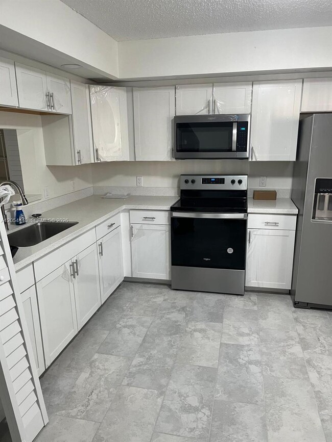 Foto del edificio - 1351 SW 141st Ave