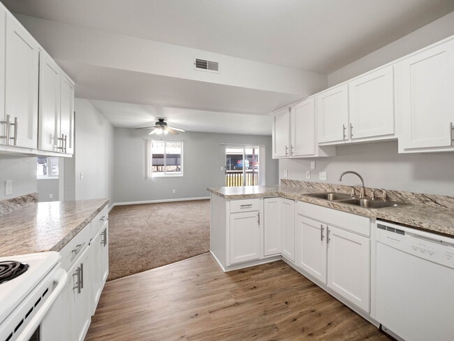 Building Photo - Creekside at Fenton Heights Apartments