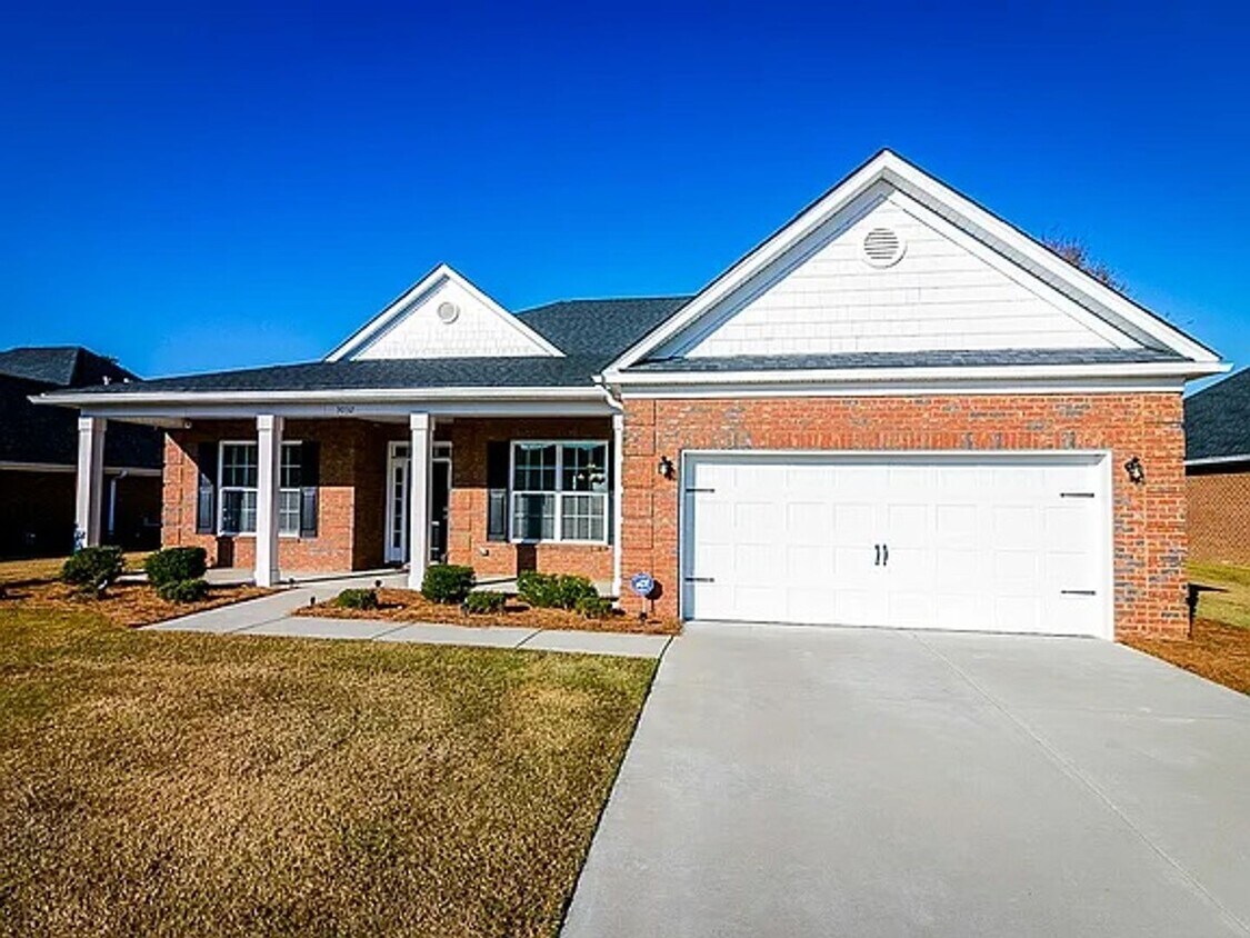 Foto principal - THE ARBORS- 4 Bedroom, 3 Bath Home